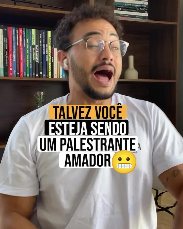Anúncio em vídeo com legenda: talvez você esteja sendo um palestrante amador
